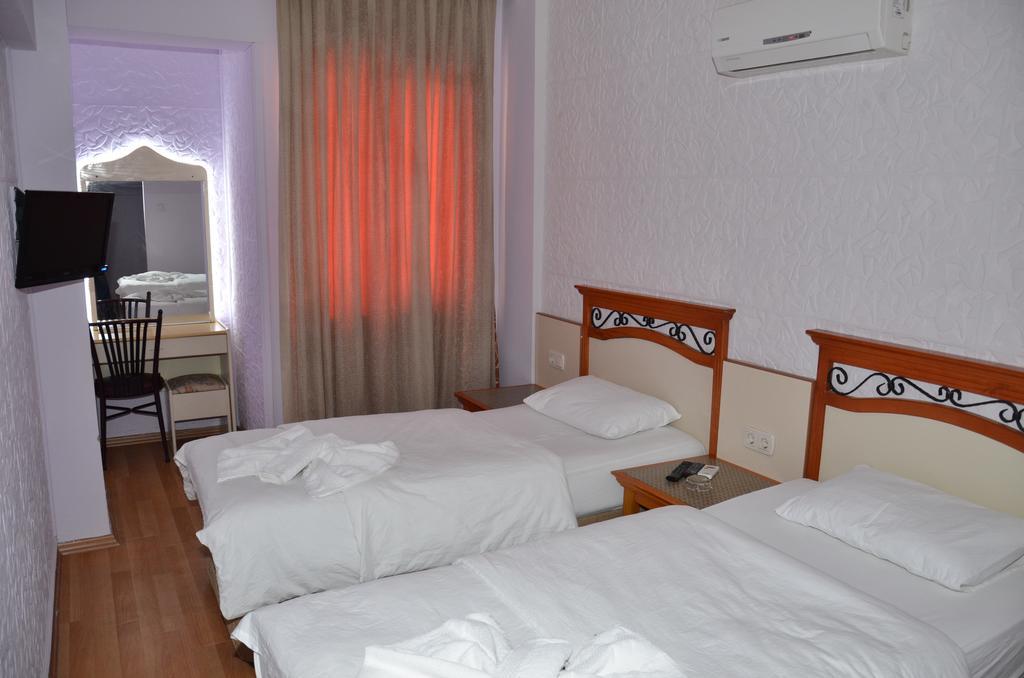 Ozturk Hotel アンタルヤ 部屋 写真