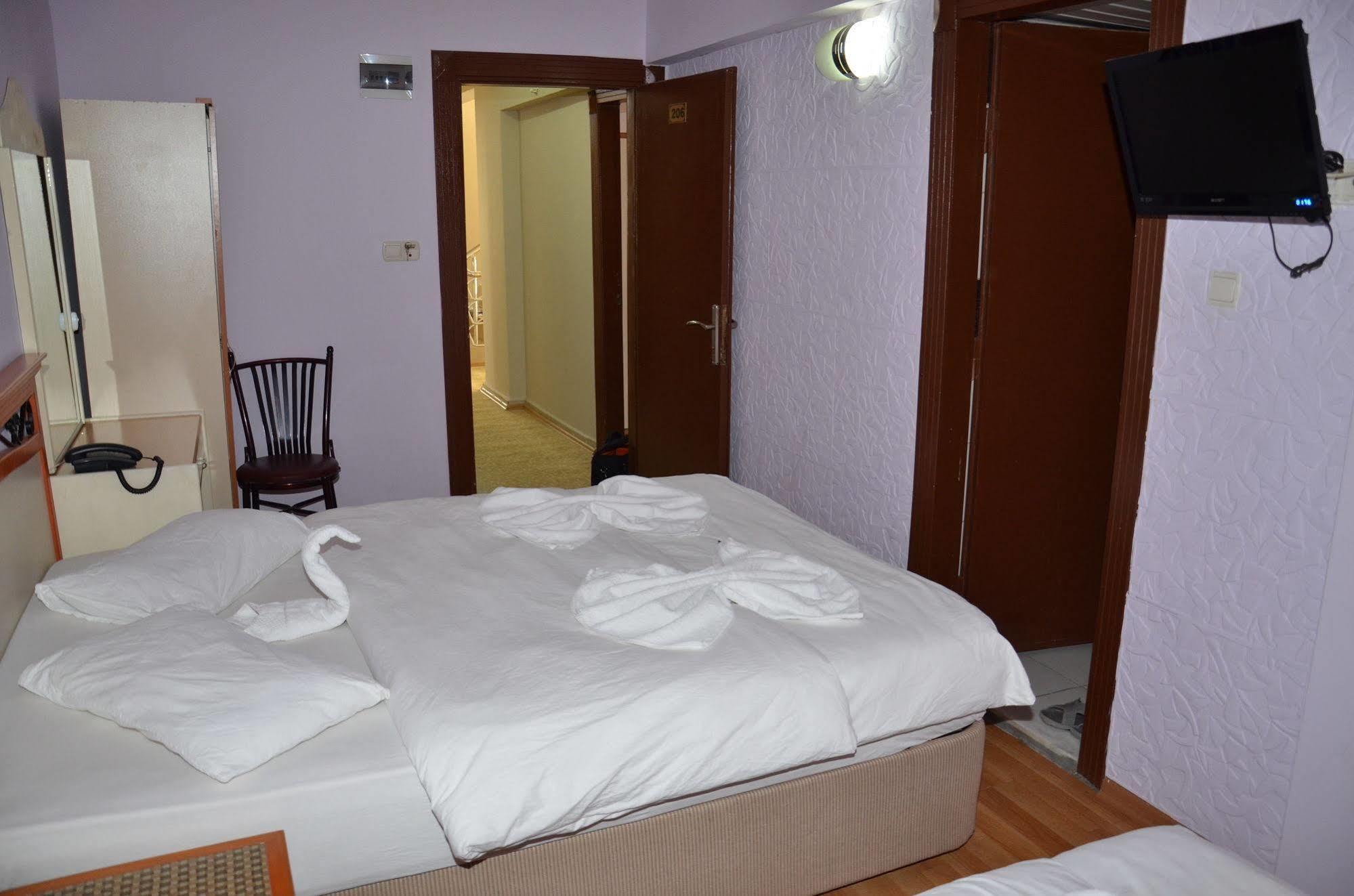 Ozturk Hotel アンタルヤ エクステリア 写真