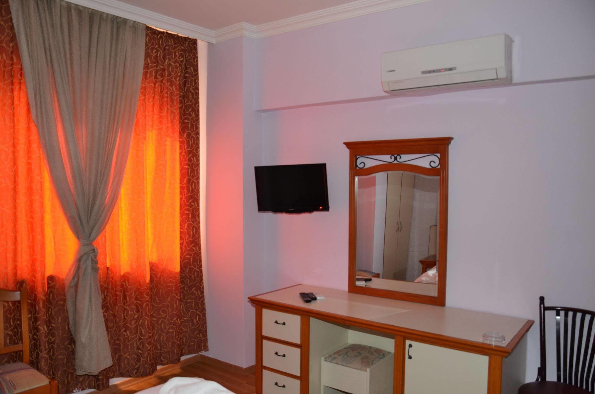 Ozturk Hotel アンタルヤ エクステリア 写真